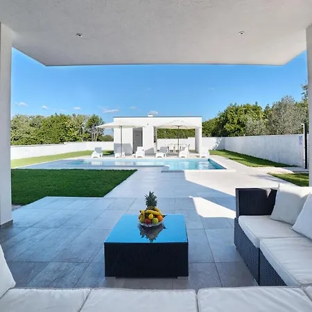 In With Swimming Pool *