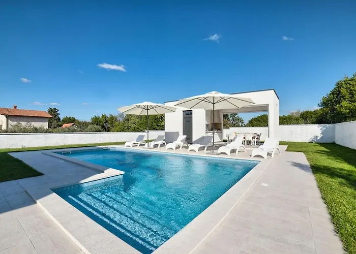 In With Swimming Pool *