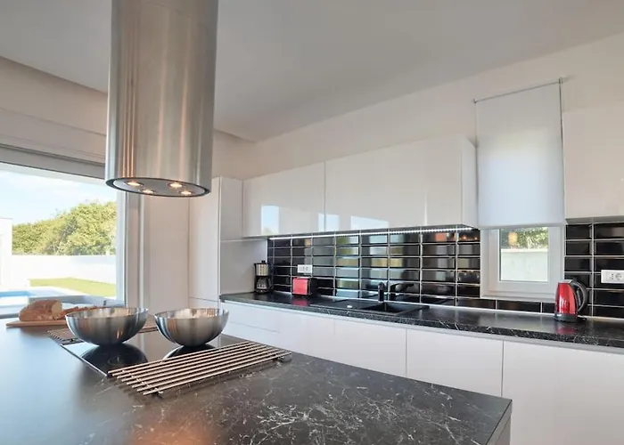 Villa In With Swimming Pool *