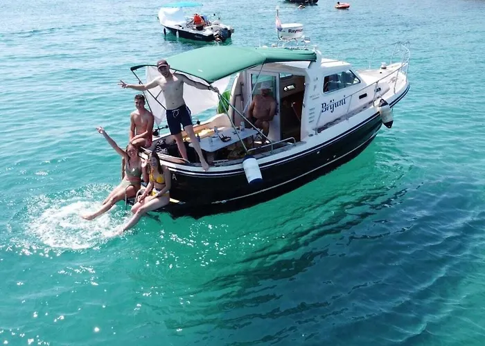 Villa In With Swimming Pool Pula