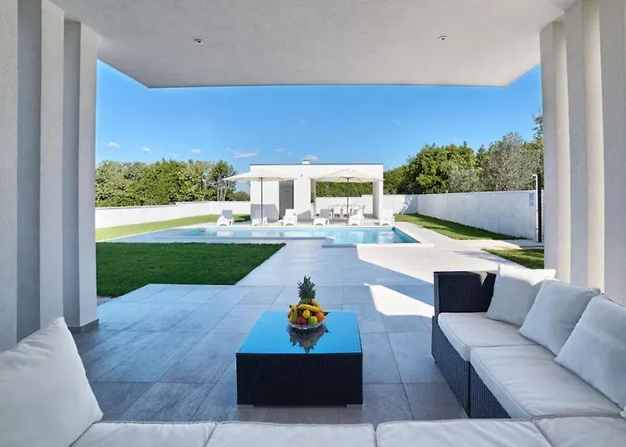 In Pula With Swimming Pool *