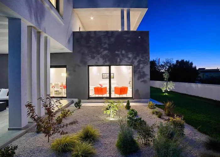 Vila In Pula With Swimming Pool Pula