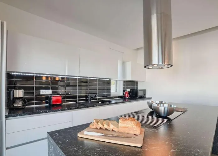 In Pula With Swimming Pool * Pula